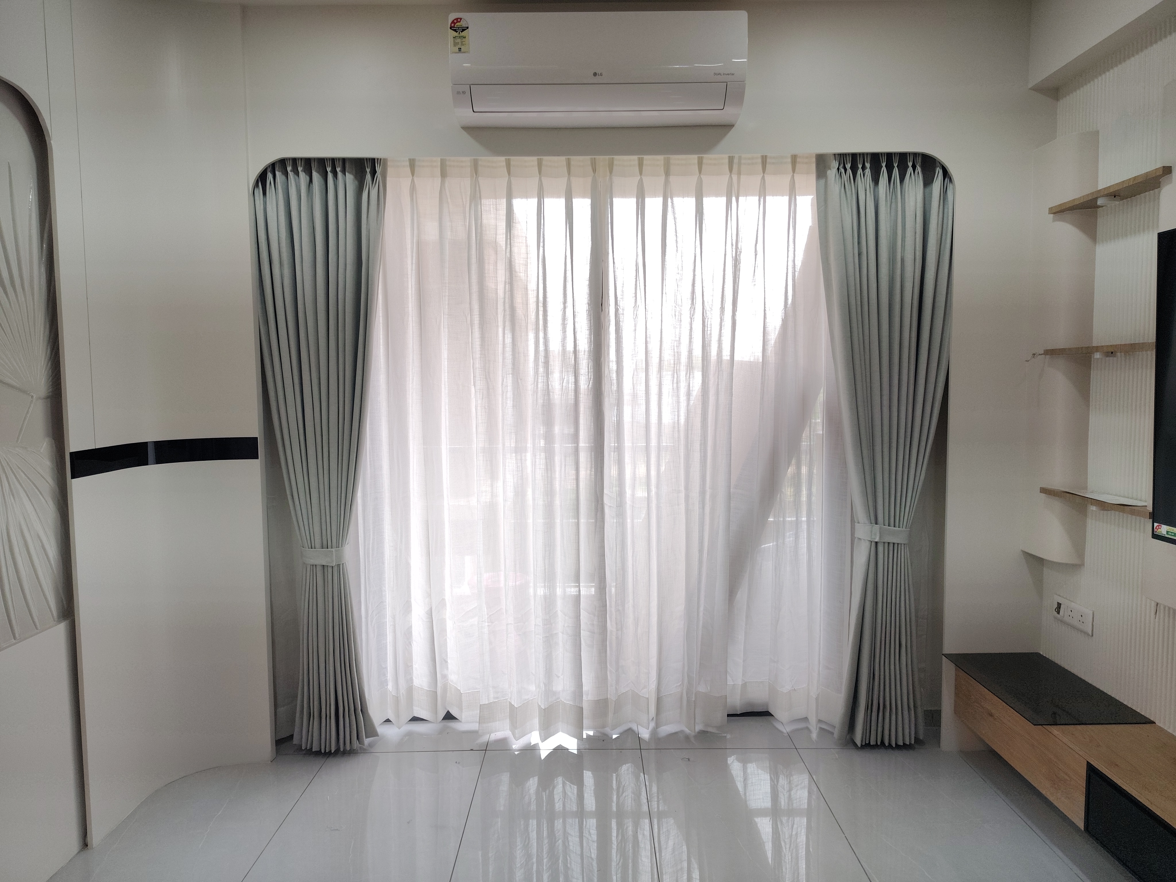 Curtain Designing Installation