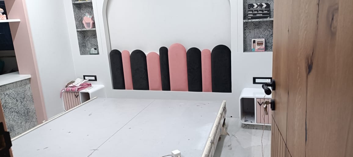 Wallpapers & Decor Installation